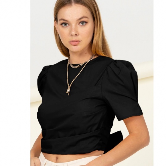 Open Back/Tie Back Black top 😎 - Picture 3 of 4